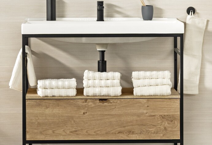 Waschtisch im Black-and-Wood-Stil