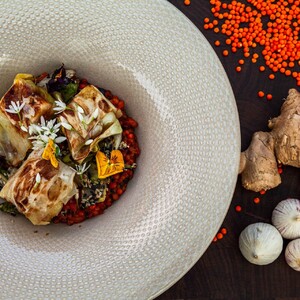 Linsen Dal mit Sesam, Spargel, Gemüse und Tofu