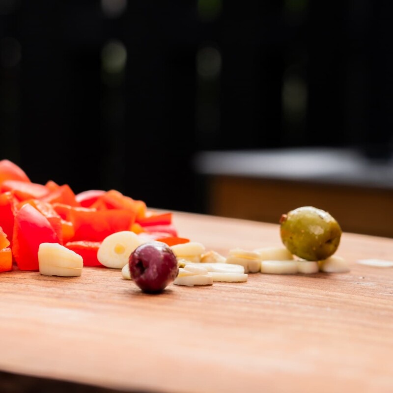 Paprika, Tomaten, Knoblauch und Oliven