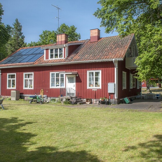 Rotes Holzhaus in Schweden