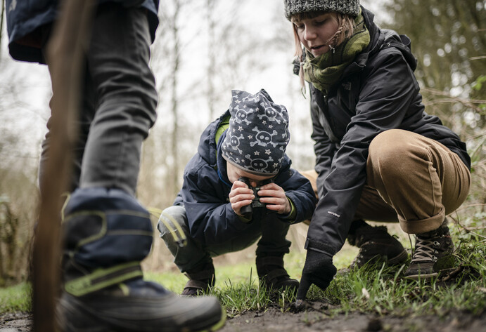 Kinder aus Froschperspektive