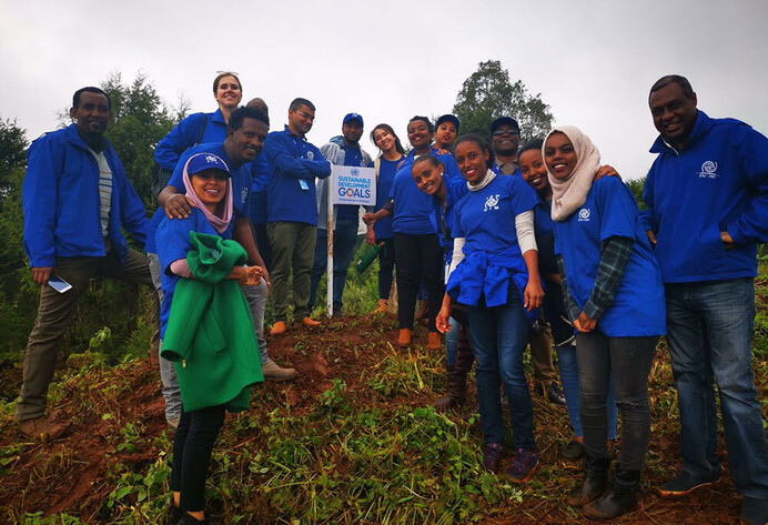 Helfer von der Organisation Green Legacy