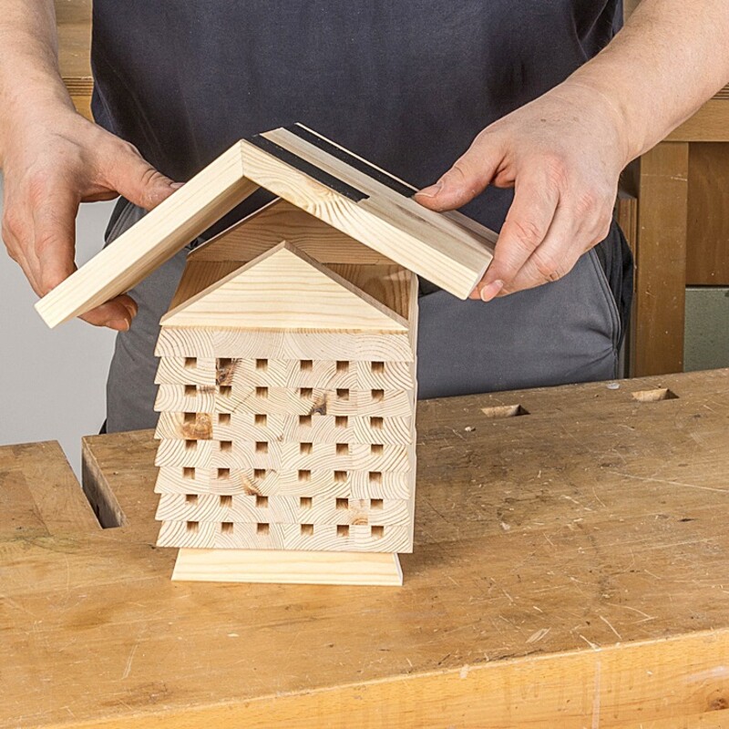 Nistkasten bauen: Dach bleibt lose
