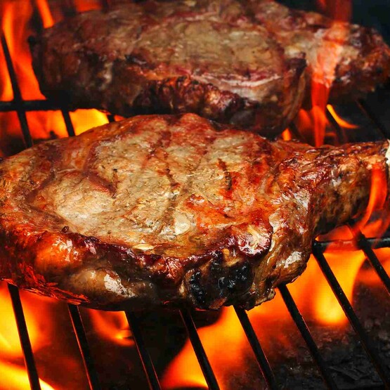 Steak auf einem Kohlegrill