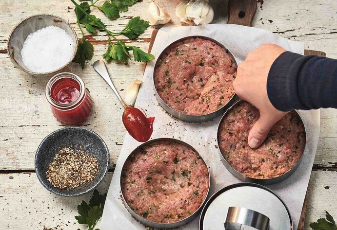 Leckere Grillrezepte: Gefl&uuml;gelburger Zubereitung