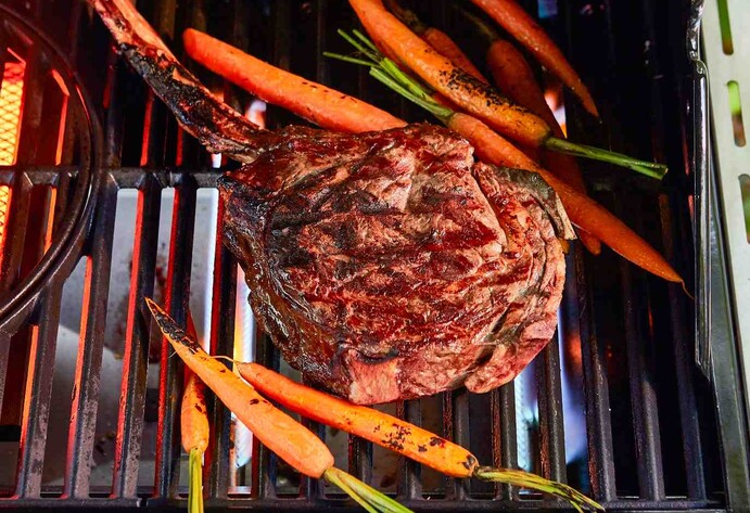 Ein Steak mit M&ouml;hren