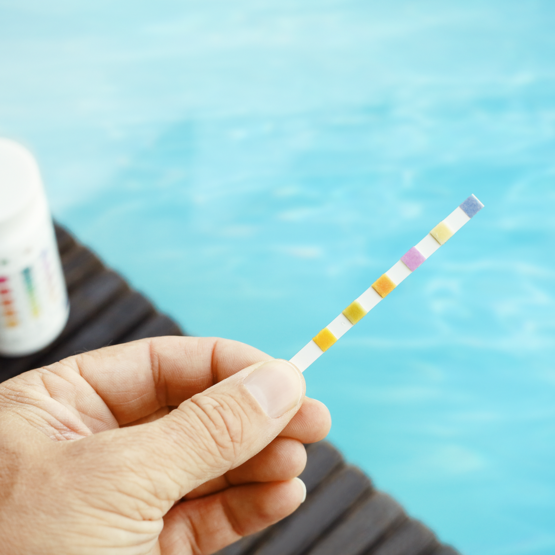 ph-Wert im Pool testen