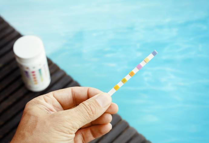 ph-Wert im Pool testen
