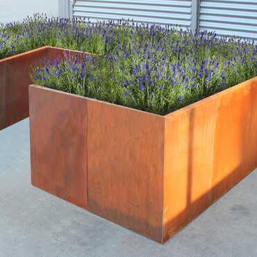 Pflanzkästen aus Corten-Stahl