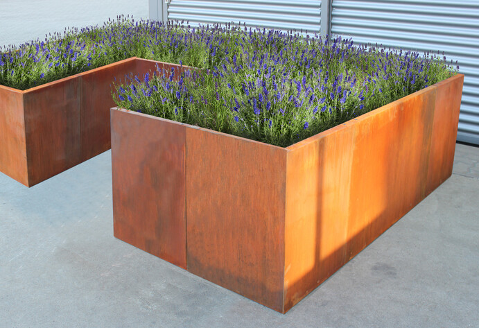 Pflanzkästen aus Corten-Stahl