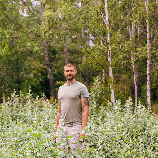 Wildkräuterexperte Manuel Larbig