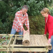 Kompost im Garten abdecken