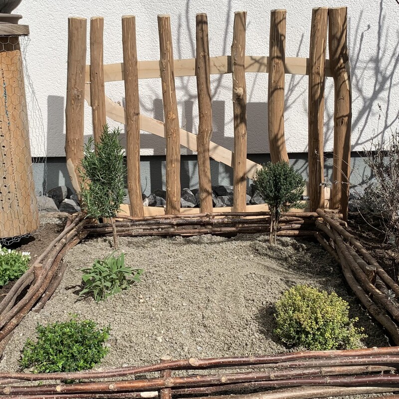 Sand gleichmäßig verteilen