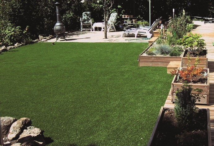 Garten mit Kunstrasen