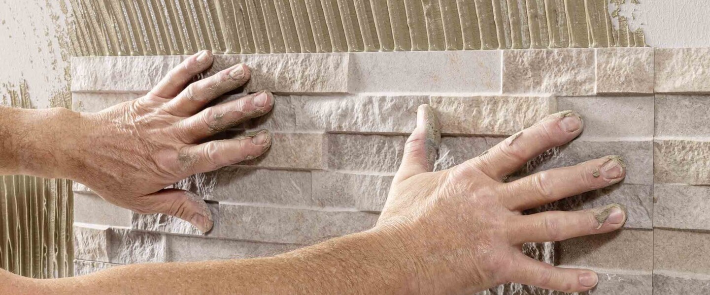 Verblendsteine an Wand anbringen