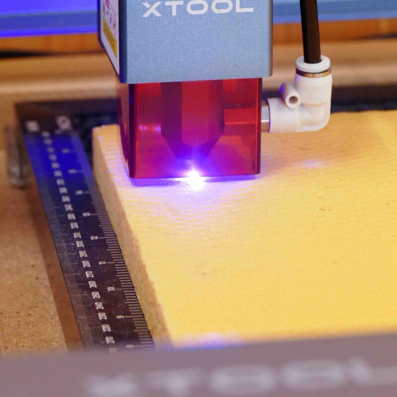 CNC-Laser schneidet aus Styrodur