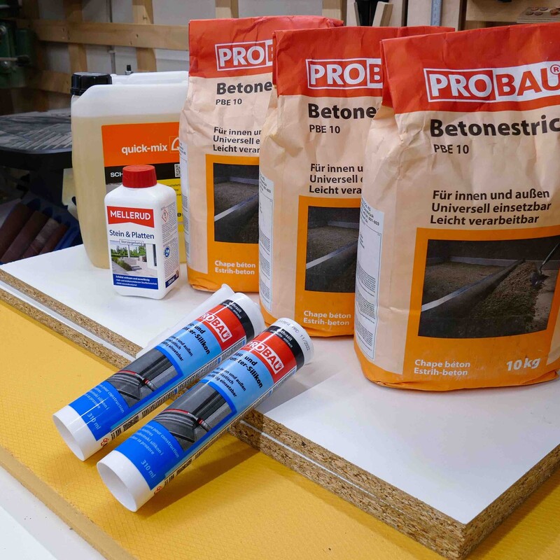 Betonestrich, Spanplatten, Grund und Fenstersilikon