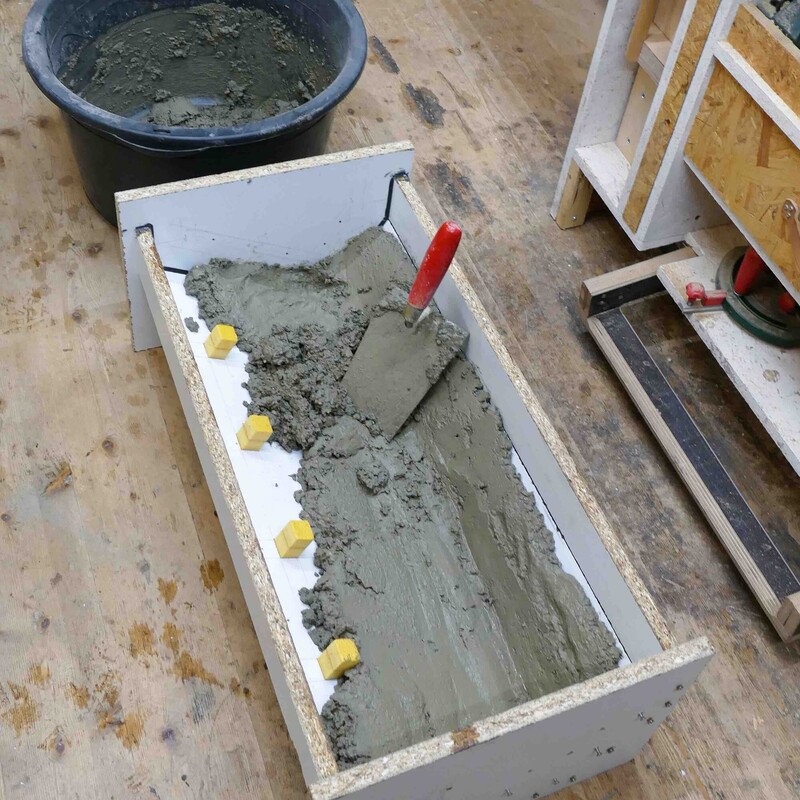 Beton in Verschalung einfüllen