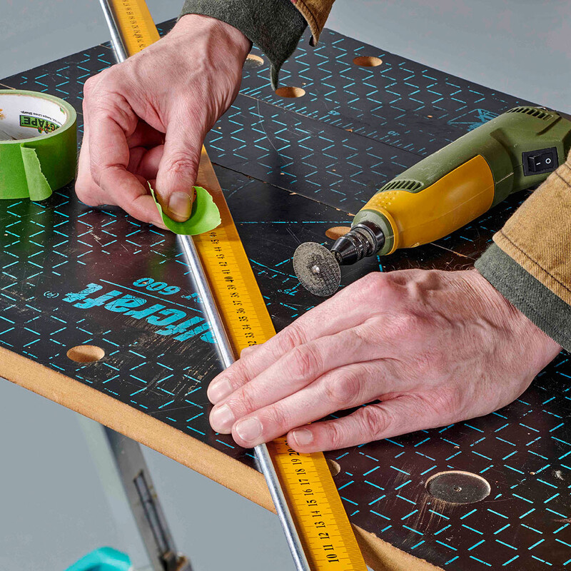 Abmessen Gewindestange und abkleben mit grünem Tape