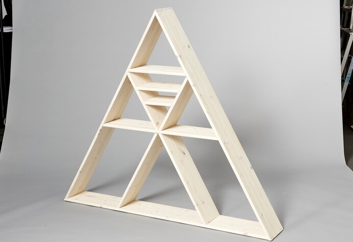 Das fertige Pyramidenregal