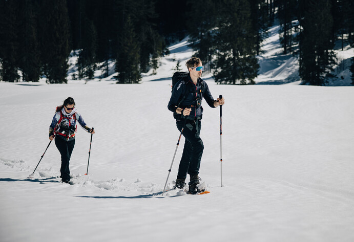 Schneeschuhwanderer in Aktion