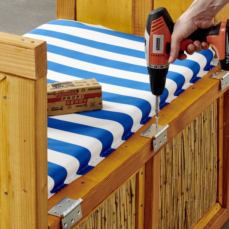 Scharniere verschrauben