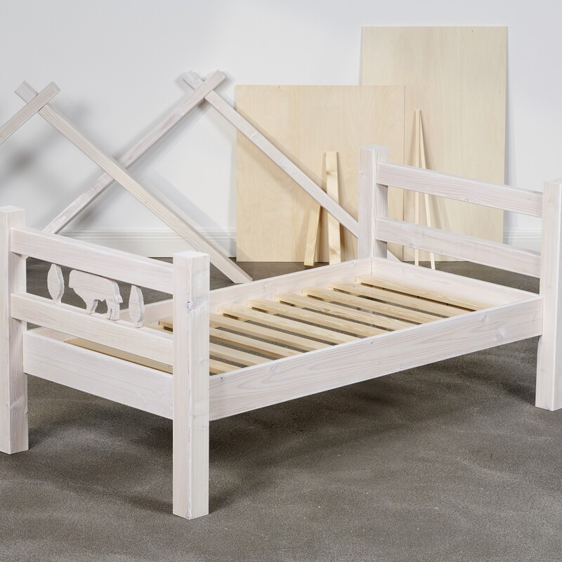 Bett mit Lattenrost