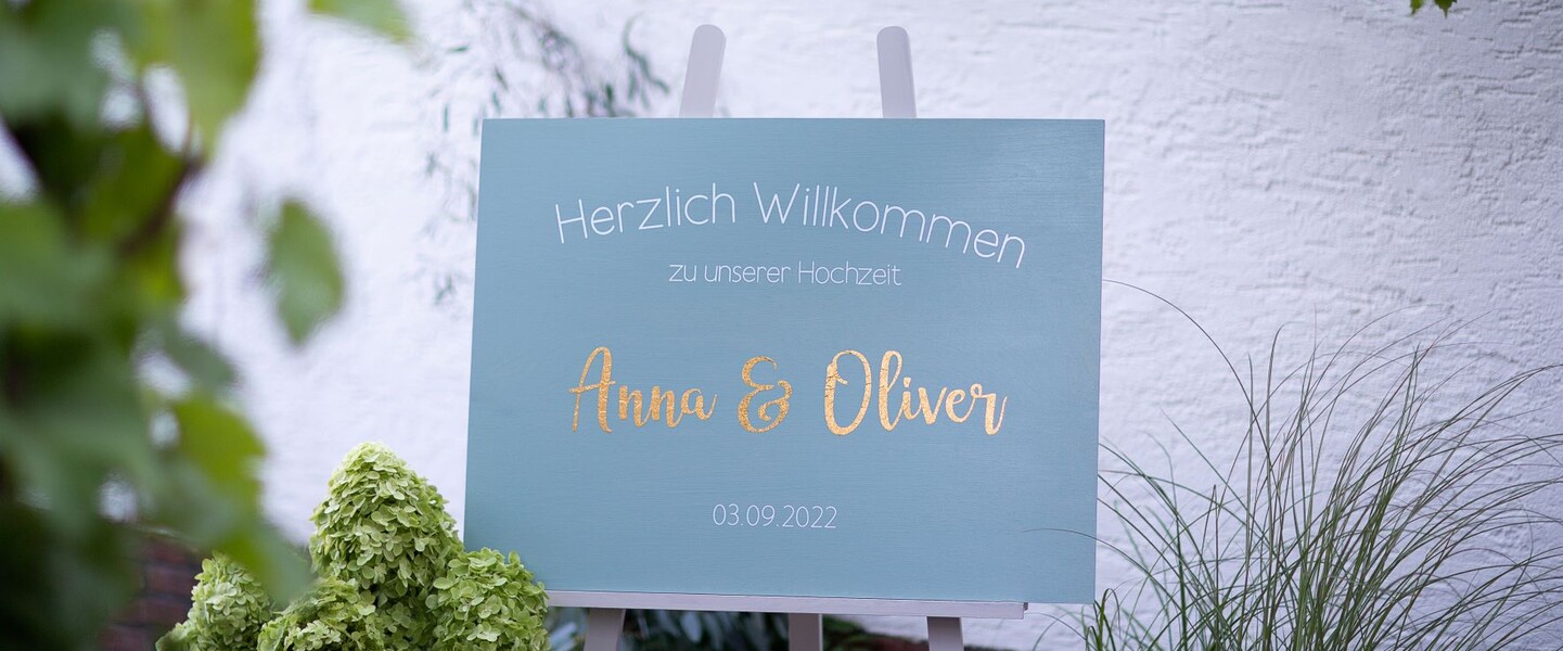 Willkommens-Schild für die Hochzeit selbst gestalten