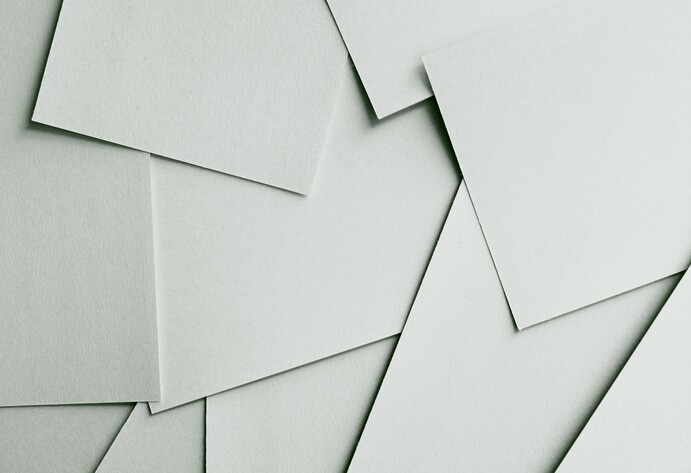 Papier &uuml;bereinander gelegt