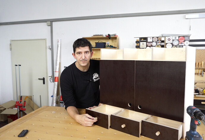 fertiger Schrank