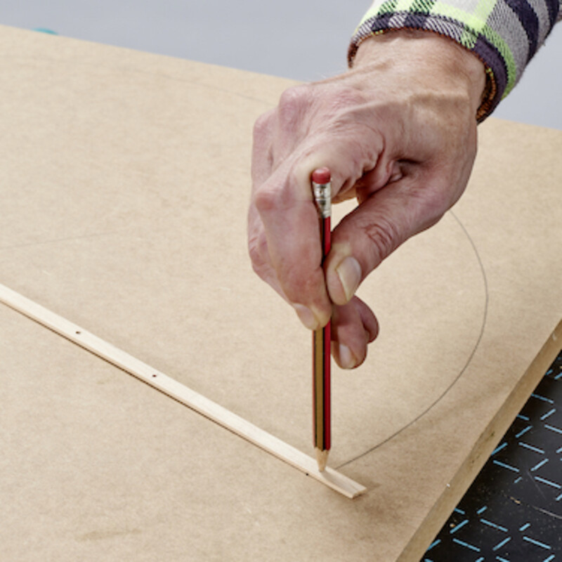 Mit Bleistift Kreise anzeichnen