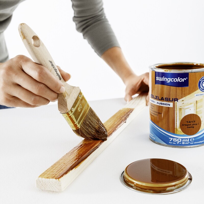 Pflanzregal selbst bauen: Holz lasieren