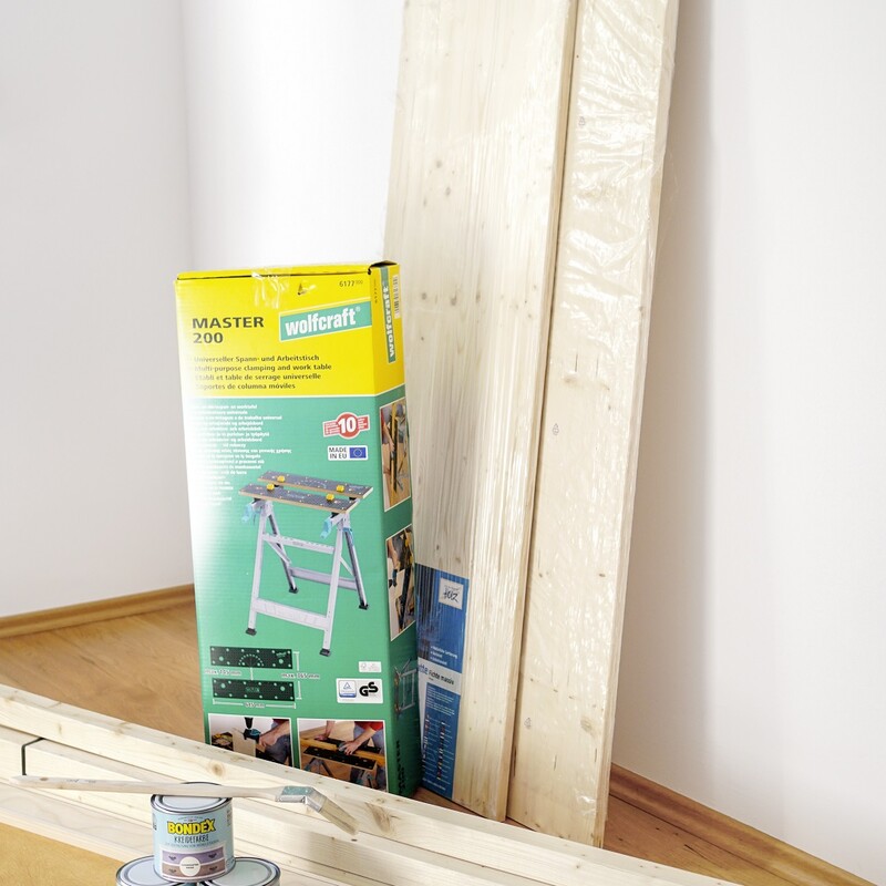 Werkzeuge und Material fürs Spielhaus
