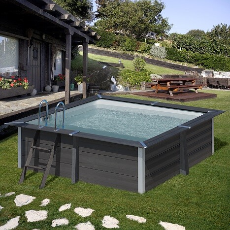 WPC-Pool im Garten