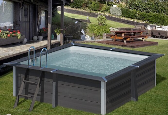 WPC-Pool im Garten