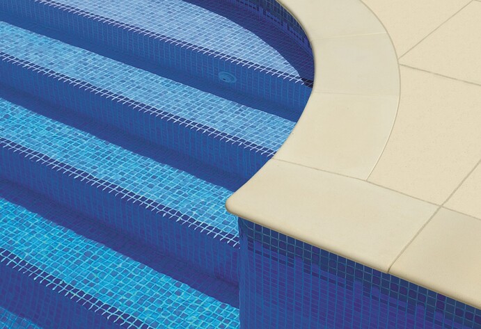 Schwimmbadumrandung Fliesen