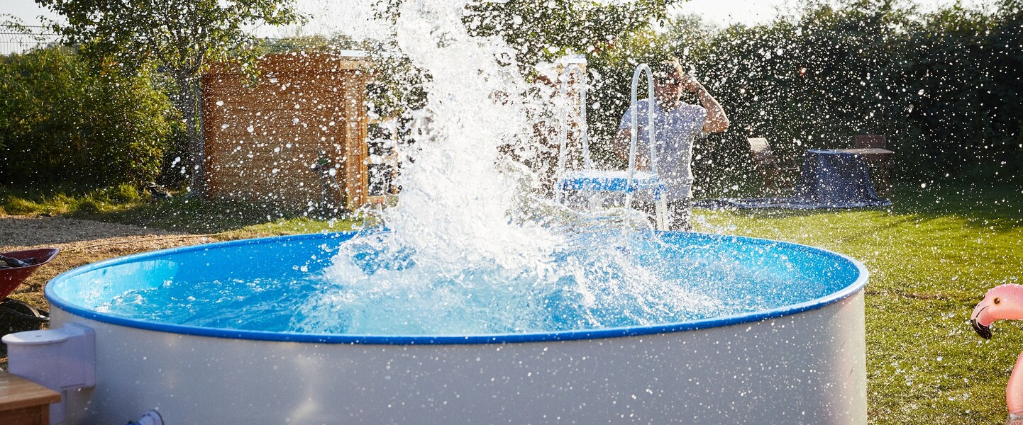 Poolspa&szlig; im Garten