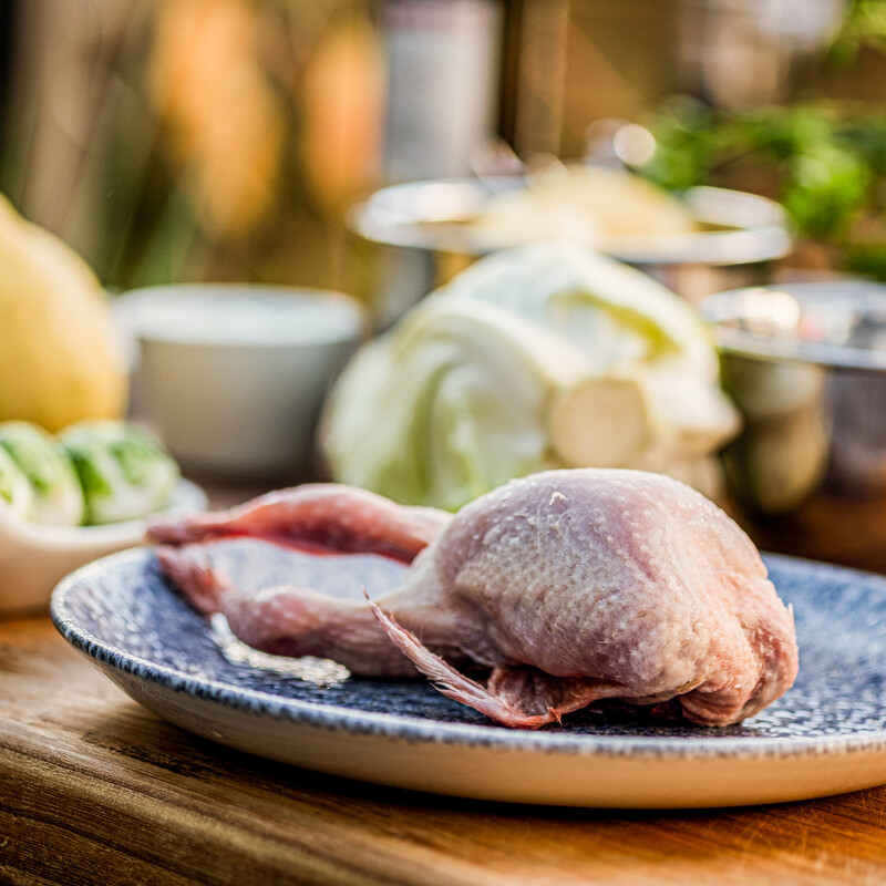 Zutaten für gegrillte Wachtel auf Rösti mit Rahmspitzkohl und Speckrosenkohl