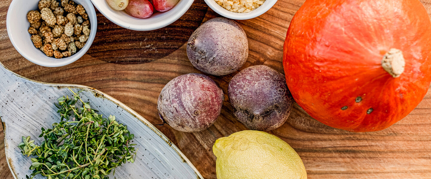 Zutaten für Gegrillter Kürbis mit Trauben und Halloumi