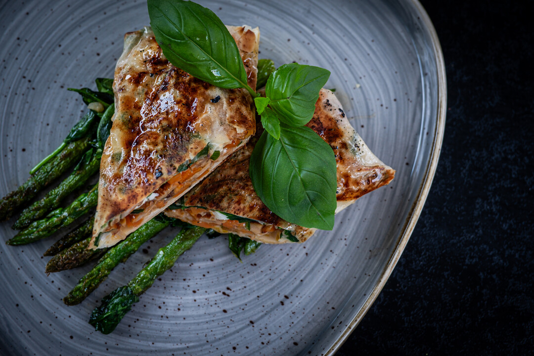 Gegrillter Pfifferlings-Strudel mit Spargel | richtiggut.de