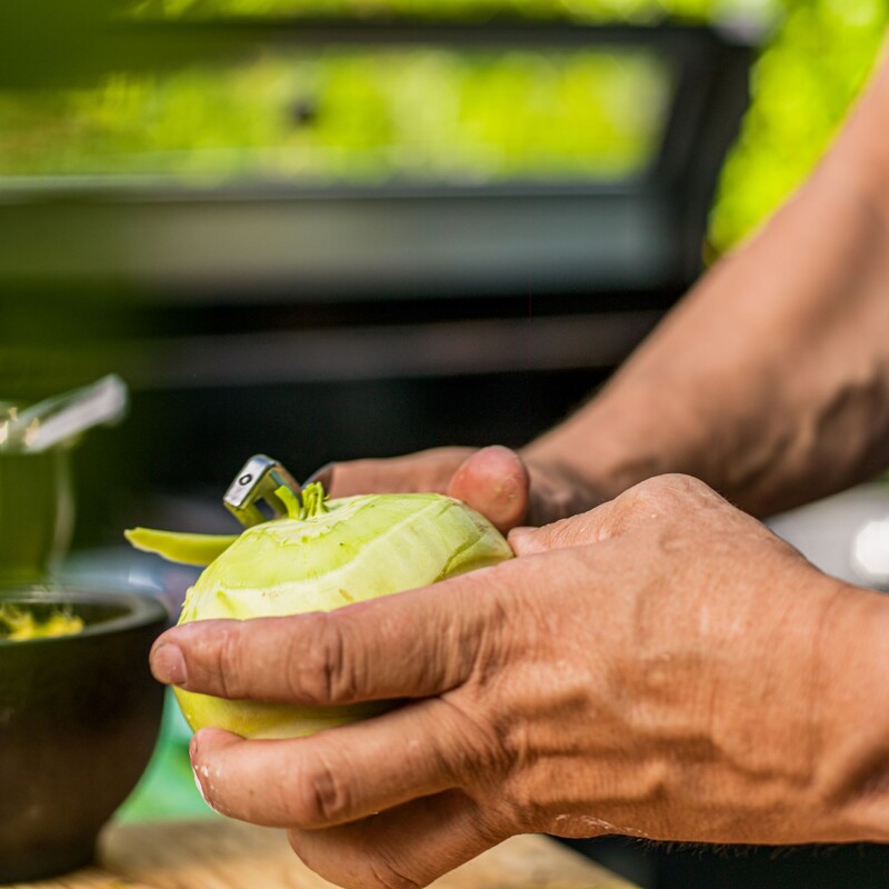 Kohlrabi schälen