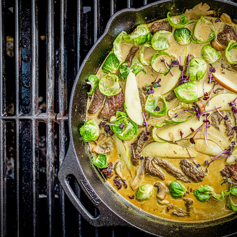 Fertiges Curry auf dem Grill