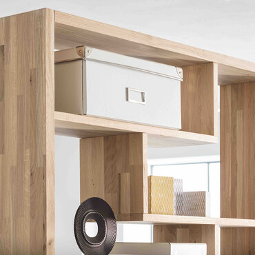 Raumtrenner-Regal aus Holz