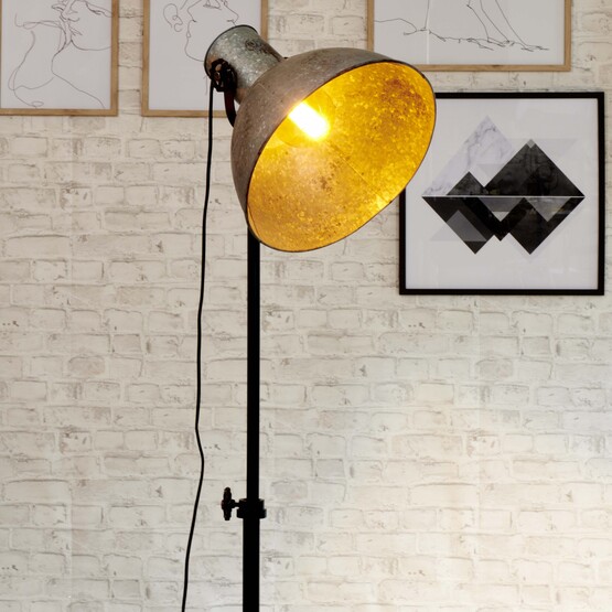Lampe im Idustrial-Style