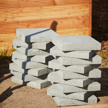Gestapelte Betonplatten
