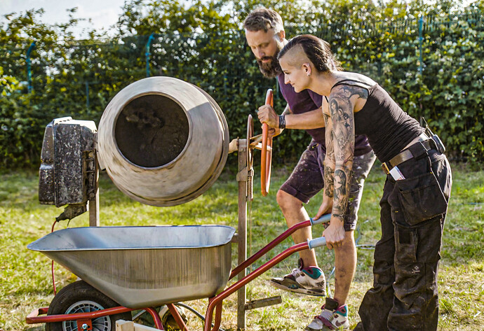 Beton in Mischmaschine anmischen