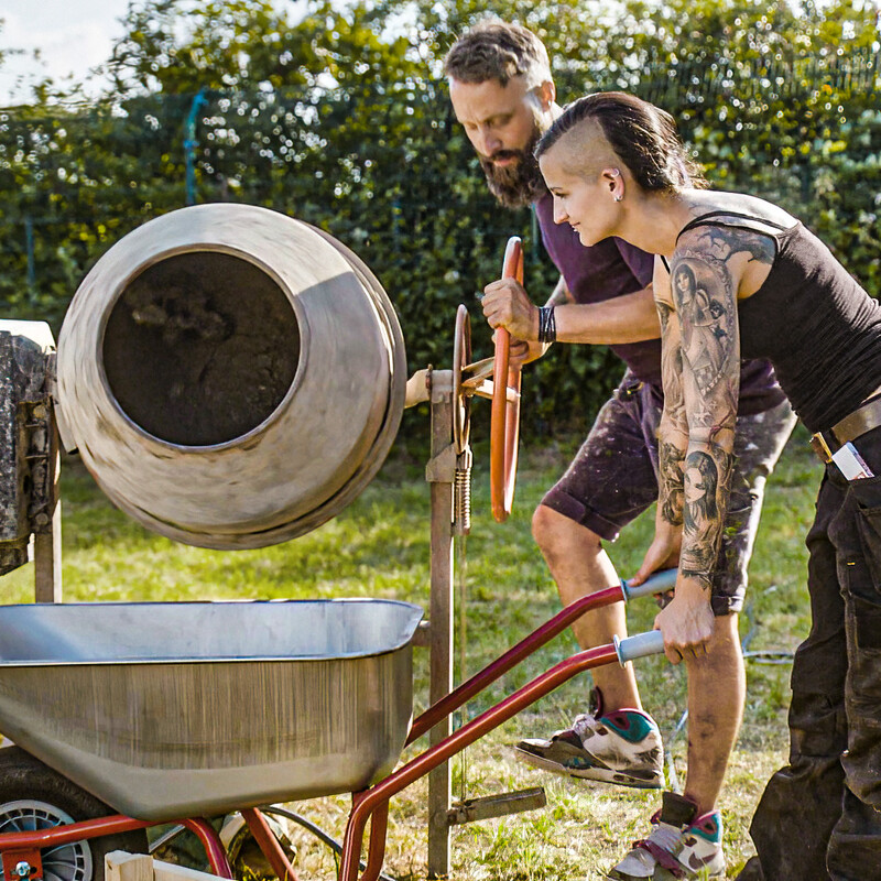 Beton in Mischmaschine anmischen