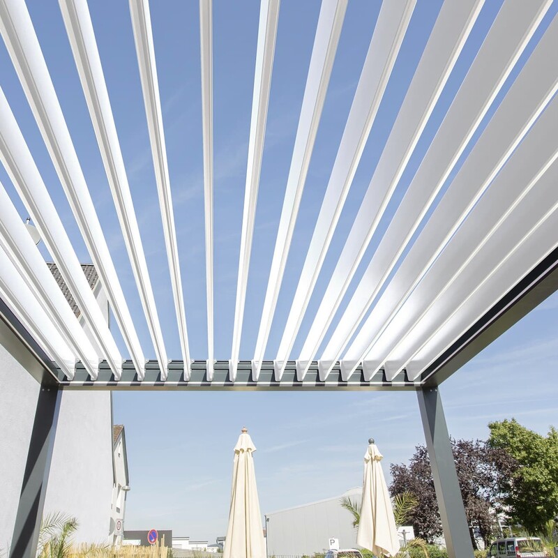 Geöffnete Wismar-NFI Pergola Bio
