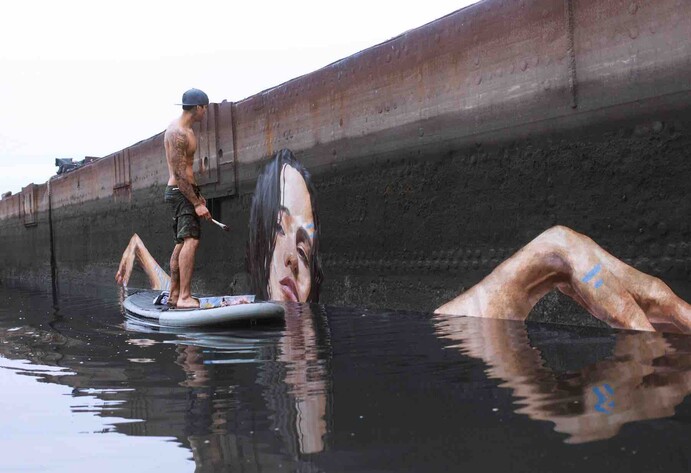 Sean Yoro auf SUP