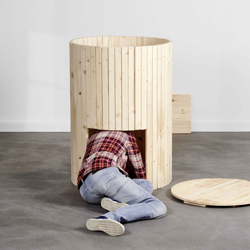 DIY Regentonnenverkleidung: Tonnenverkleidung verschrauben